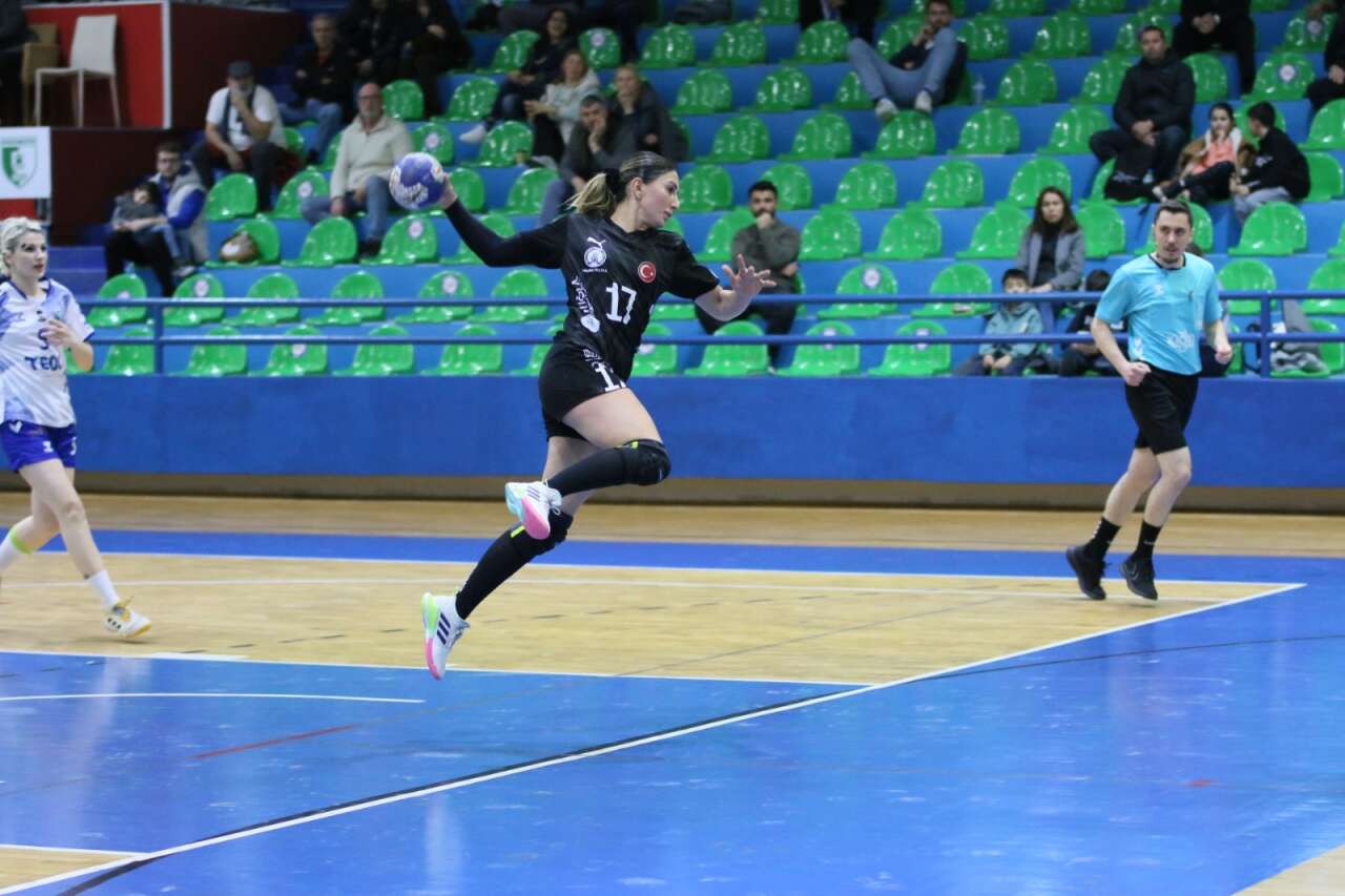 Armada Praxis Yalıkavak, Evinde Hata Yapmadı: Ortahisar Engelini 28-26 ile Aştı 3